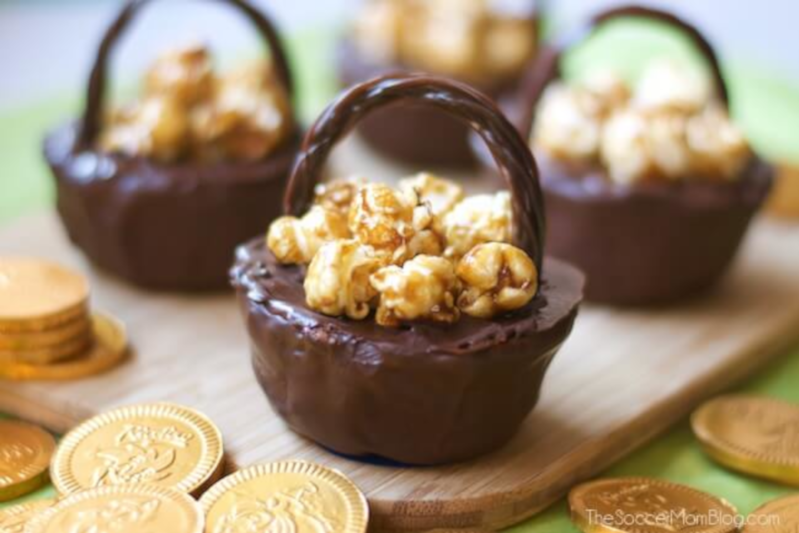 The Soccer Mom Blog's Pot of Gold Cookie Cups